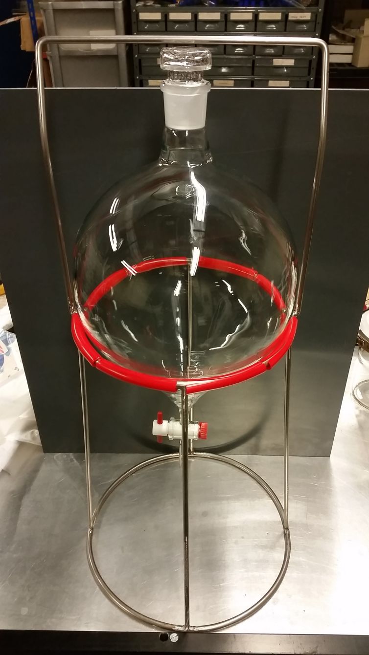 6 Litre Separating Funnel & Stand 1